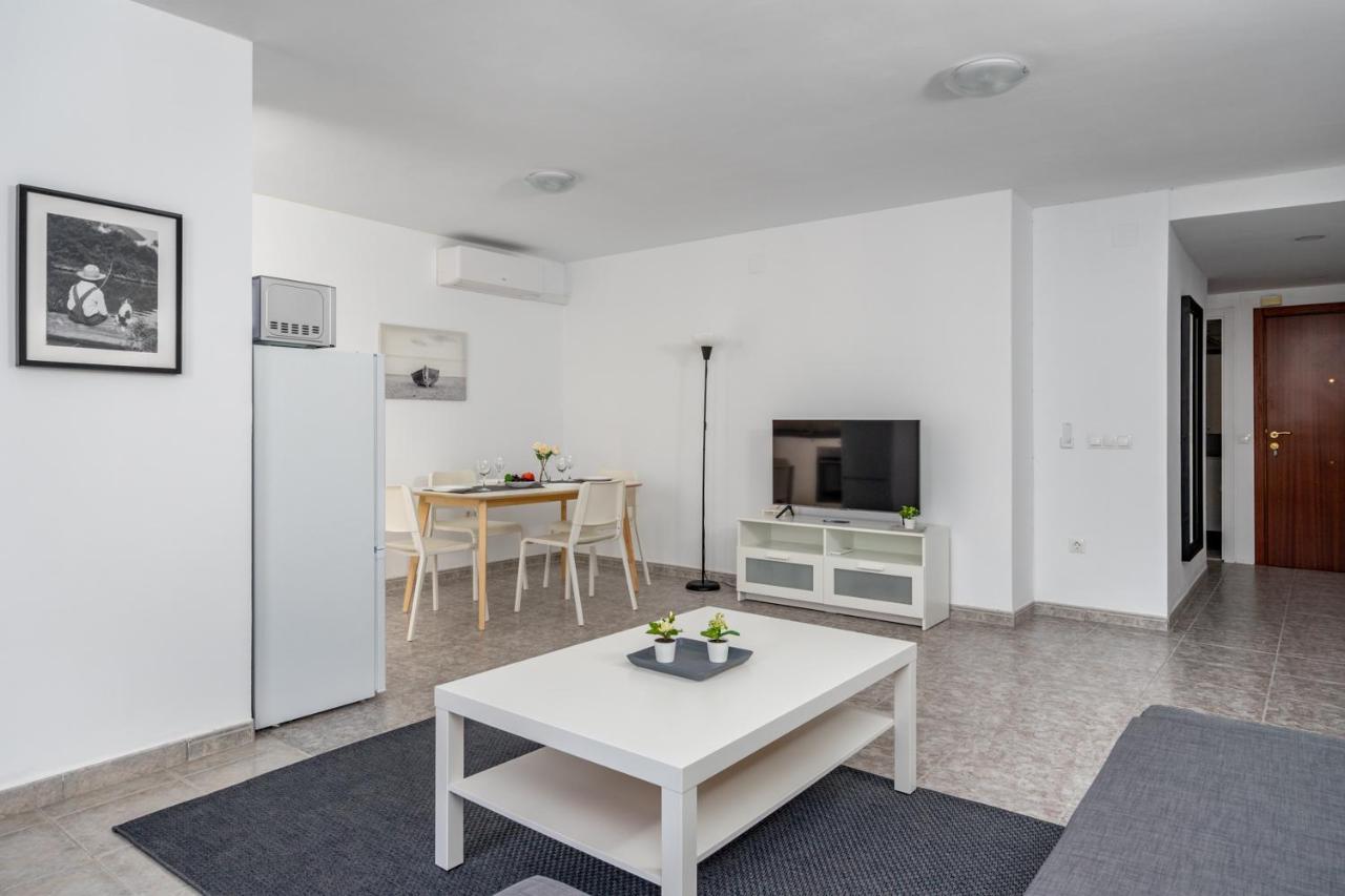Central Flat With Pool In Fuengirola By Costarentals - Ref 171 Esterno foto